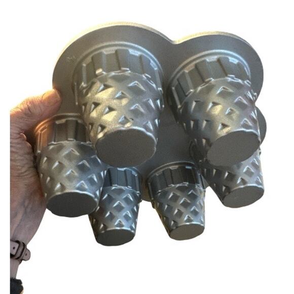 Vintage Nordic Ware Champagne Aluminum Ice Cream Cone Cake Pan - Picture 7 of 8